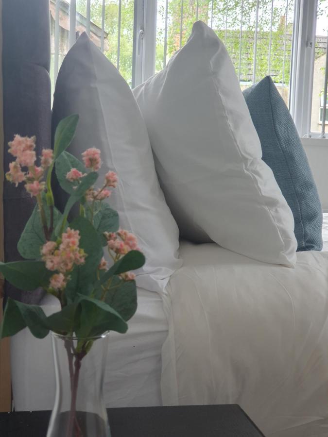 1 & 2 Bed Apartments - Desborough, Kettering, Family, Wifi, Parking 外观 照片