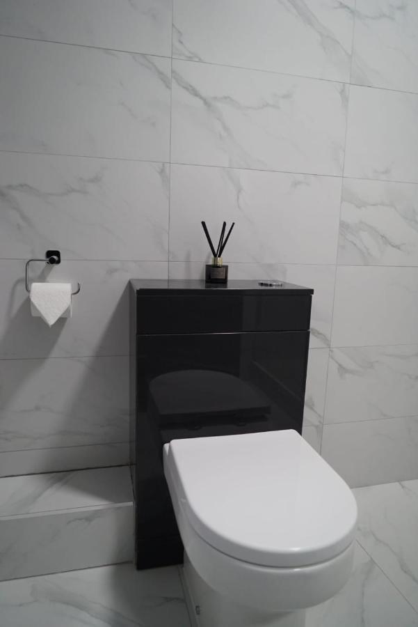 1 & 2 Bed Apartments - Desborough, Kettering, Family, Wifi, Parking 外观 照片