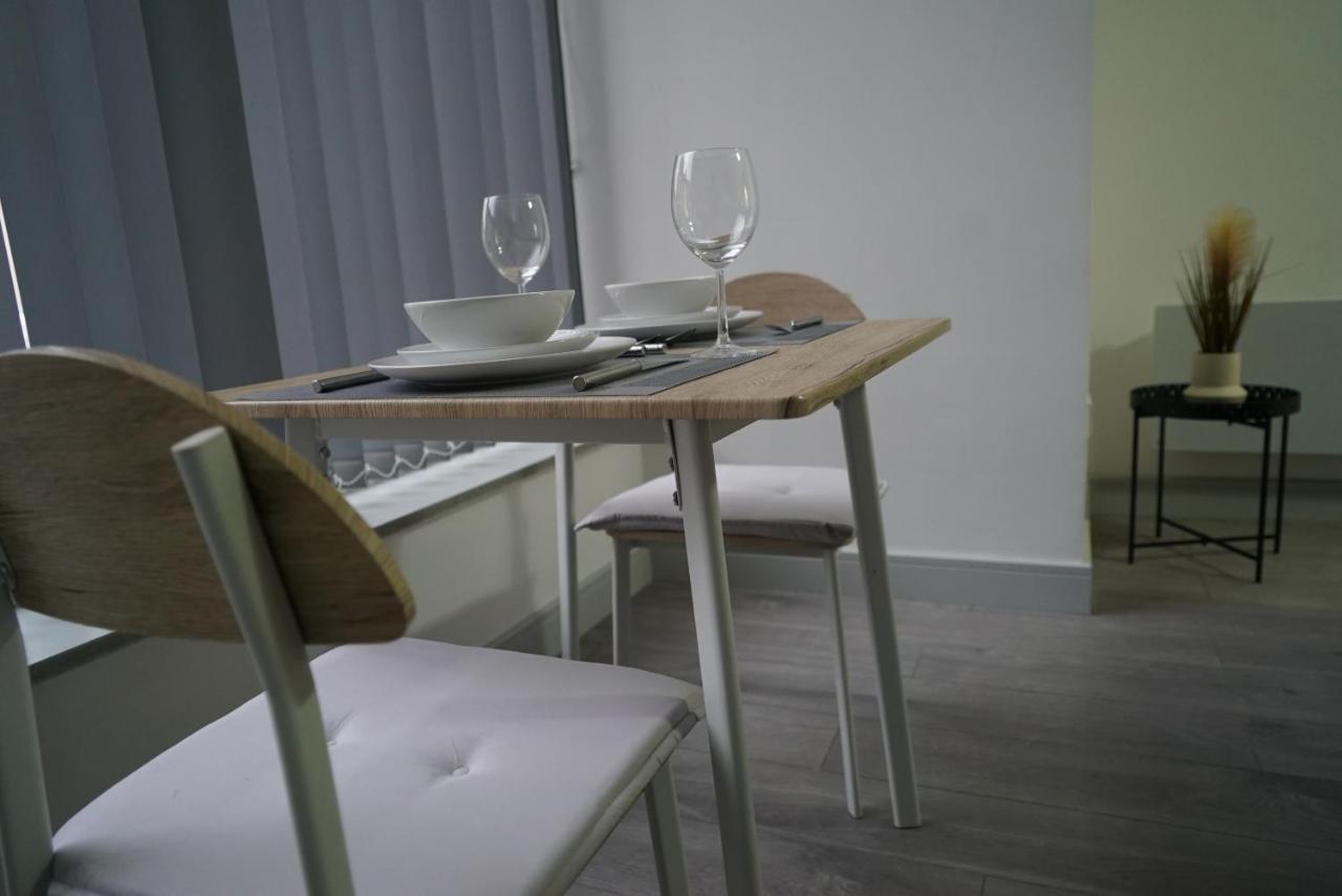 1 & 2 Bed Apartments - Desborough, Kettering, Family, Wifi, Parking 外观 照片