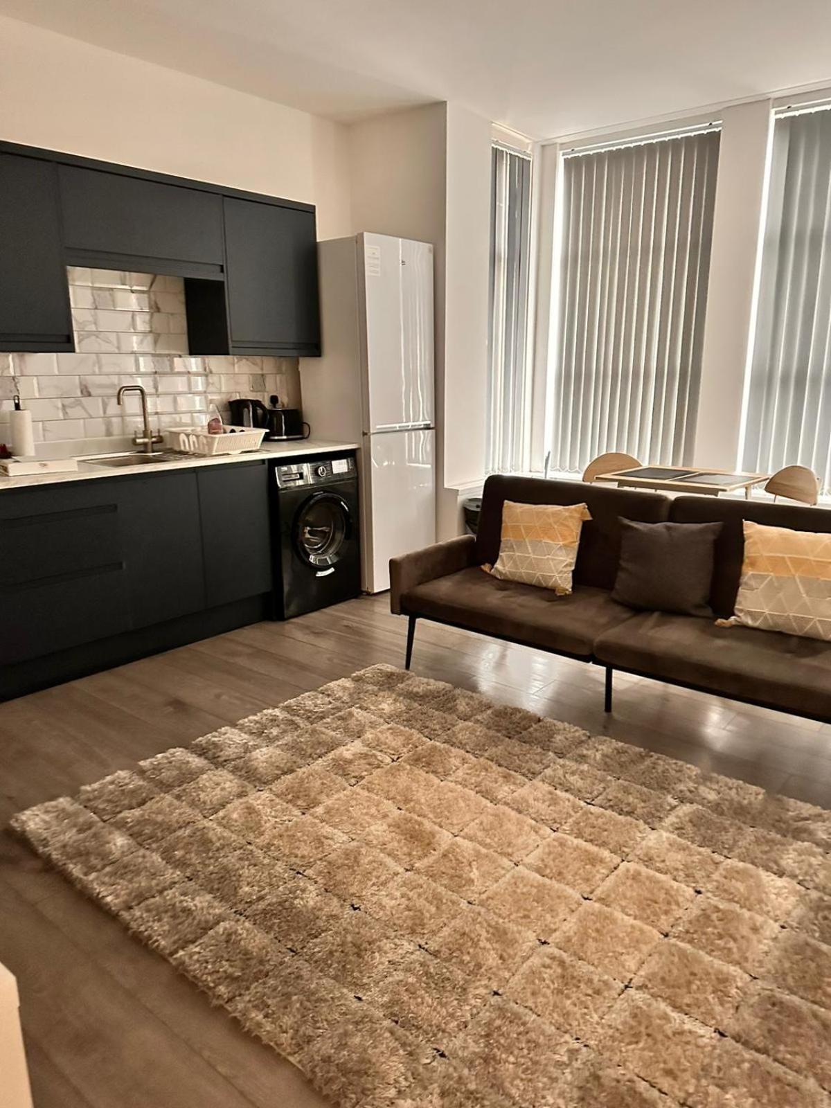 1 & 2 Bed Apartments - Desborough, Kettering, Family, Wifi, Parking 外观 照片