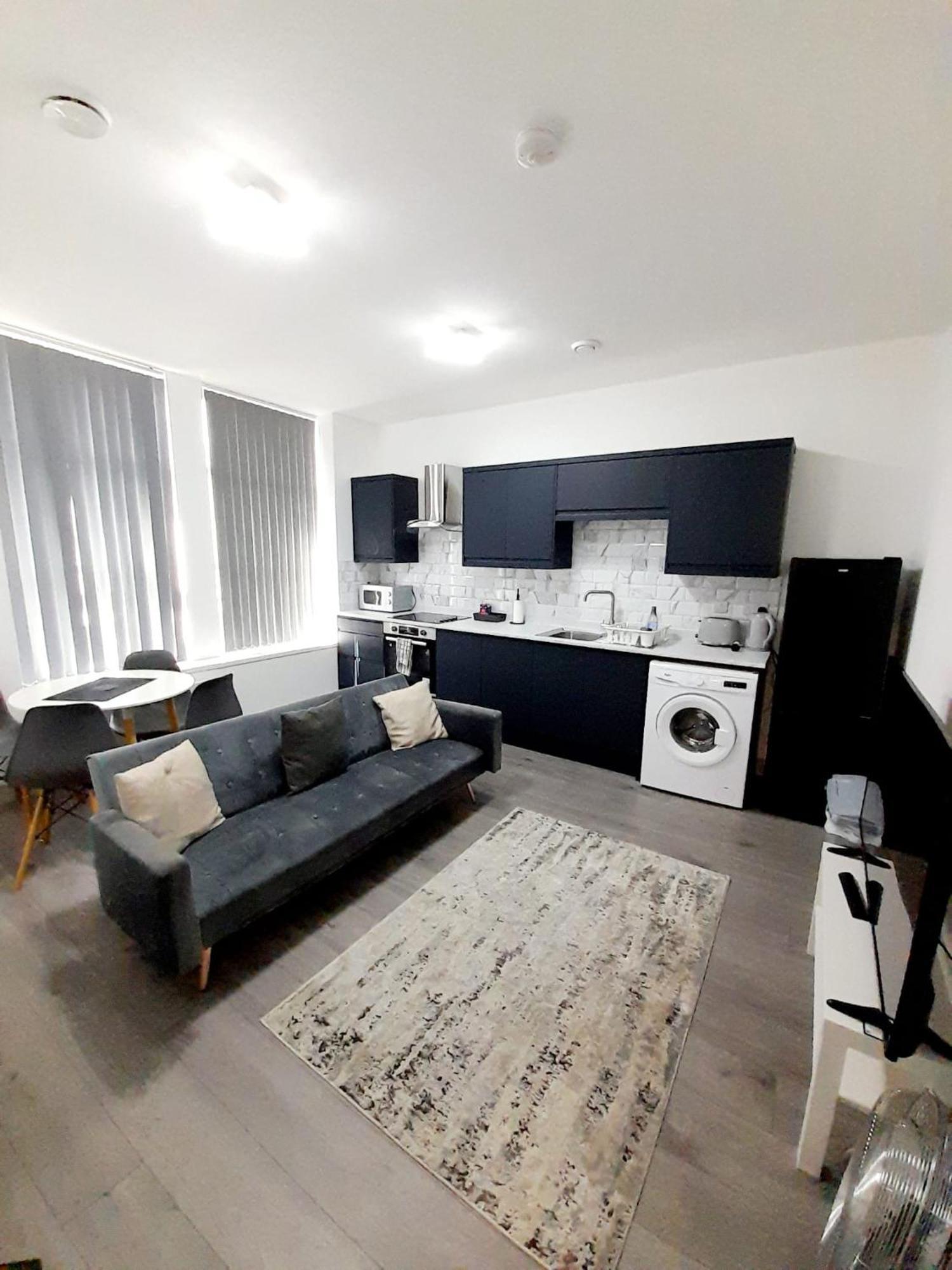1 & 2 Bed Apartments - Desborough, Kettering, Family, Wifi, Parking 外观 照片